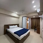 Cozy Rooms In Andheri Near Airport
